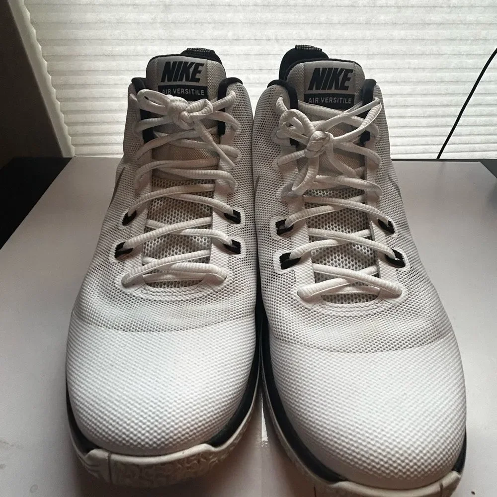 Nike men white